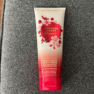 Bath & Body Works Japanese Cherry Blossom Body Cream - Red & White